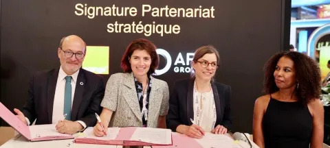  Signature d'un partenariat stratégique pour l'innovation entre le groupe AFD et Orange
